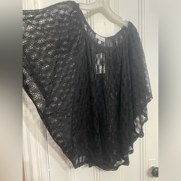 NWT “Lace” poncho with sleeves 2x - Picture 3 of 5